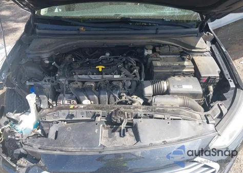 2017 Hyundai Elantra Value Edition z USA, uszkodzony, nr VIN 5NPD84LF3HH157361